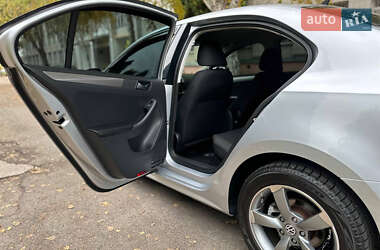 Седан Volkswagen Jetta 2015 в 