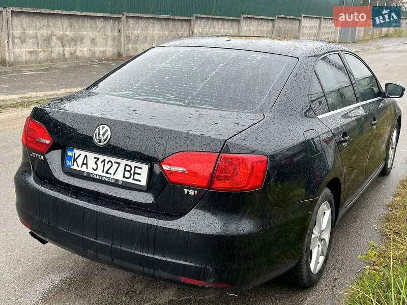 Седан Volkswagen Jetta 2013 в Киеве