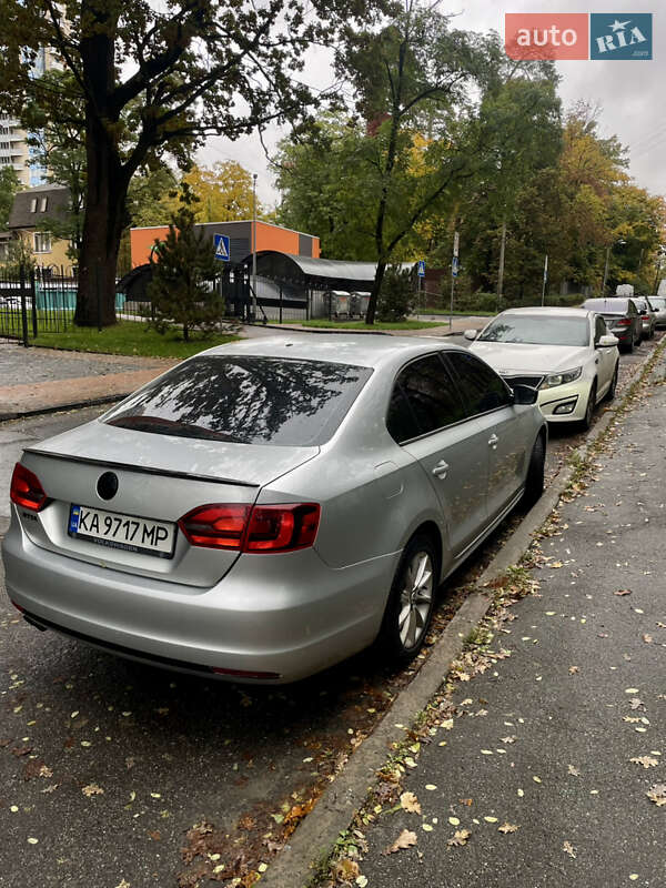 Седан Volkswagen Jetta 2010 в Киеве