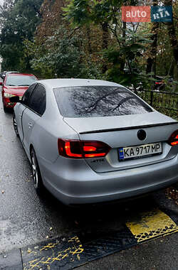 Седан Volkswagen Jetta 2010 в Киеве