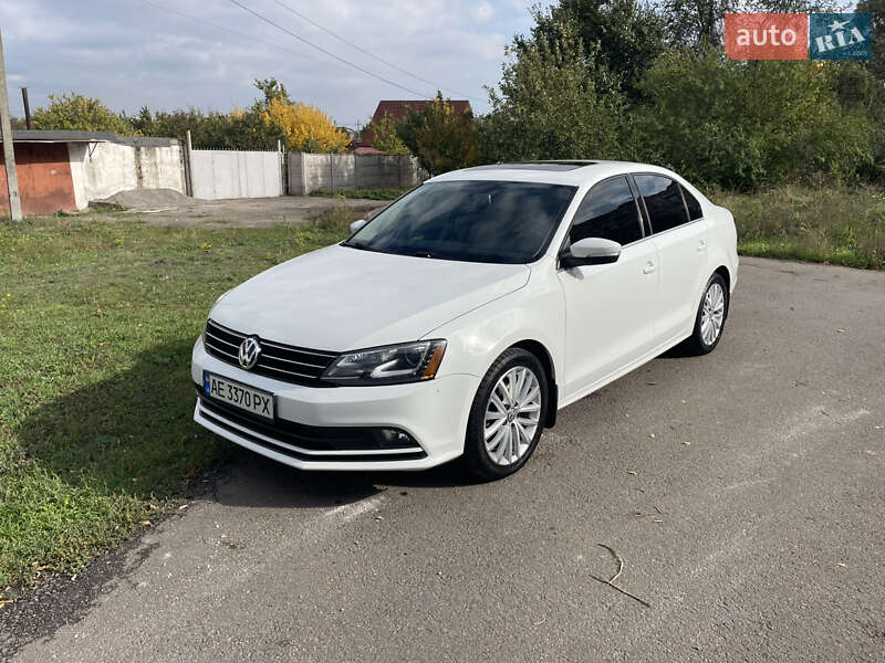 Седан Volkswagen Jetta 2015 в Кривом Роге фото Седан Volkswagen Jetta 2015 в Кривом Роге