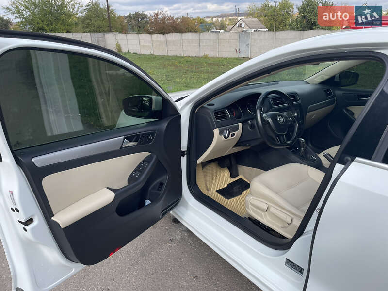 Седан Volkswagen Jetta 2015 в Кривом Роге фото 12 Седан Volkswagen Jetta 2015 в Кривом Роге