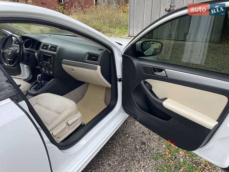 Седан Volkswagen Jetta 2015 в Кривом Роге фото 20 Седан Volkswagen Jetta 2015 в Кривом Роге