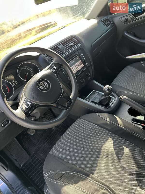 Седан Volkswagen Jetta 2015 в Каменском