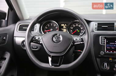 Седан Volkswagen Jetta 2017 в 