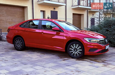 Седан Volkswagen Jetta 2020 в 