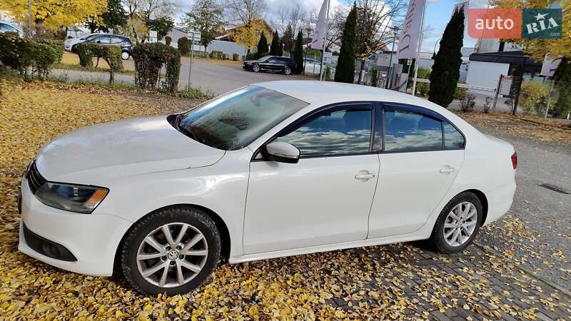 Седан Volkswagen Jetta 2010 в Львові фото Седан Volkswagen Jetta 2010 в Львові