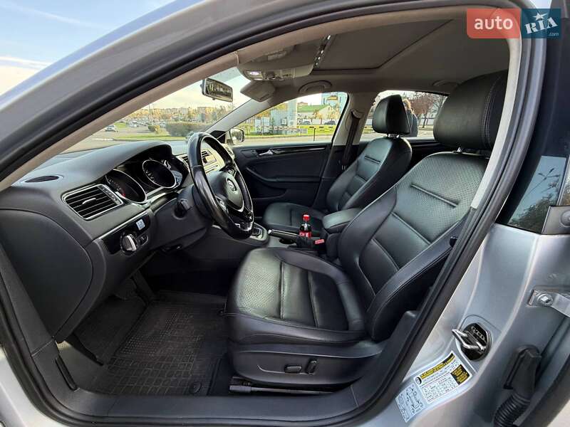 Седан Volkswagen Jetta 2015 в Кривом Роге