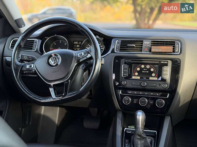 Седан Volkswagen Jetta 2015 в Кривом Роге