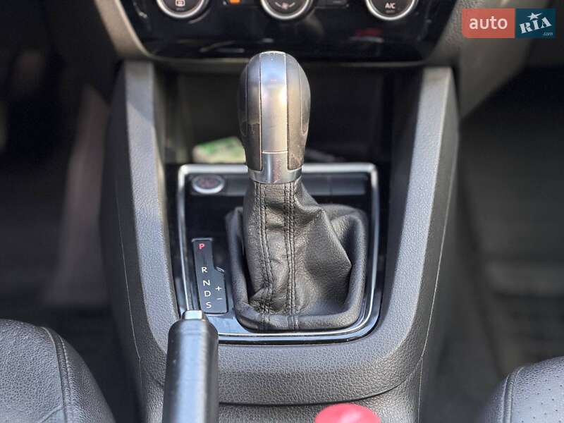 Седан Volkswagen Jetta 2015 в Кривом Роге