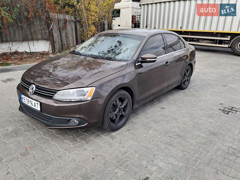 Седан Volkswagen Jetta 2012 в Днепре