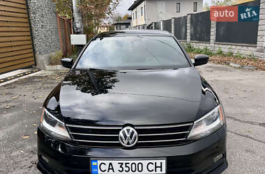 Седан Volkswagen Jetta 2015 в 