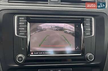 Седан Volkswagen Jetta 2016 в 