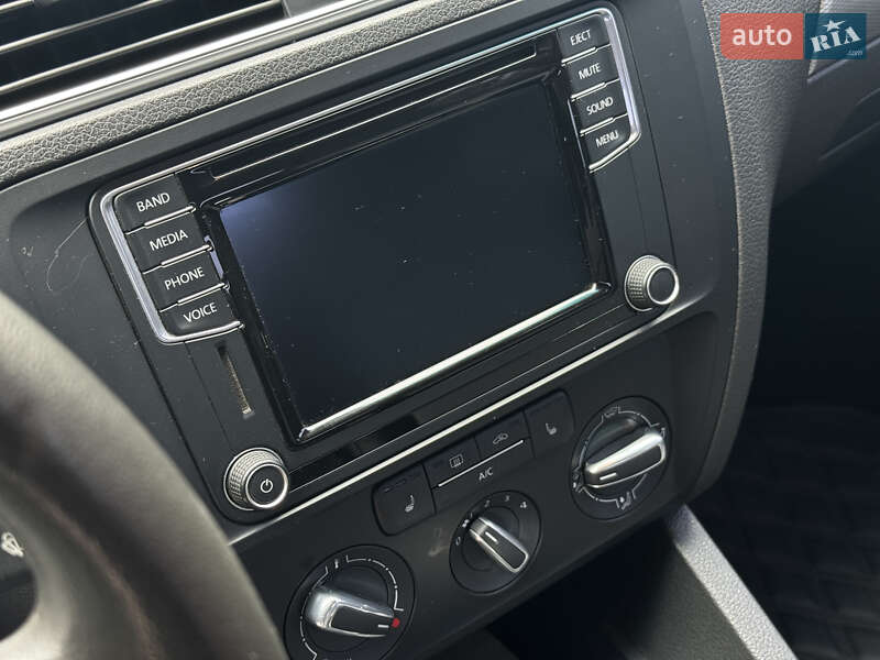 Седан Volkswagen Jetta 2016 в Києві