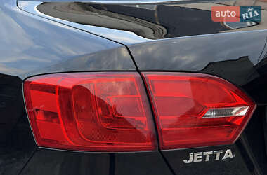 Седан Volkswagen Jetta 2012 в 