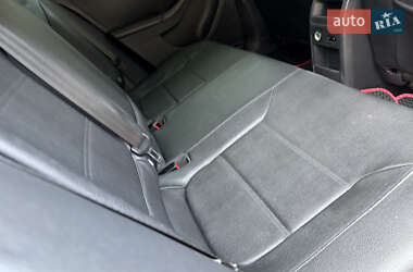 Седан Volkswagen Jetta 2012 в 