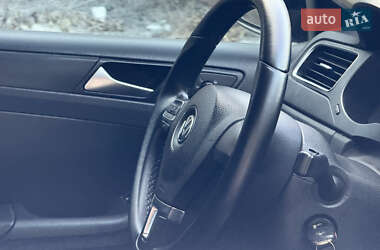 Седан Volkswagen Jetta 2012 в 