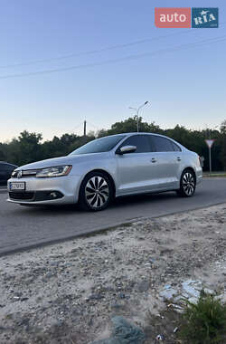 Седан Volkswagen Jetta 2013 в Львові