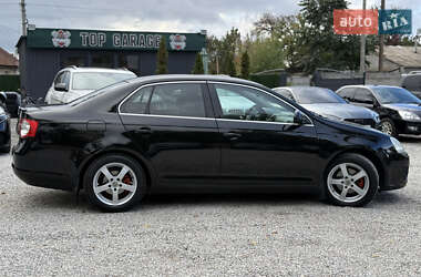Седан Volkswagen Jetta 2006 в  фото 7 Седан Volkswagen Jetta 2006 в