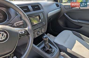 Седан Volkswagen Jetta 2017 в 