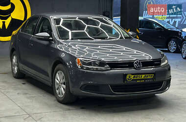 Седан Volkswagen Jetta 2014 в 
