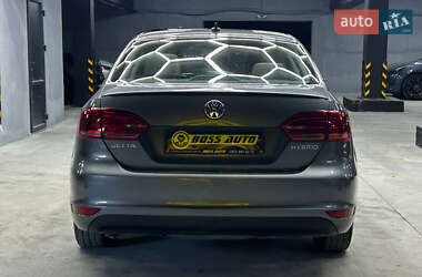 Седан Volkswagen Jetta 2014 в 