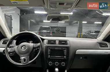 Седан Volkswagen Jetta 2014 в 