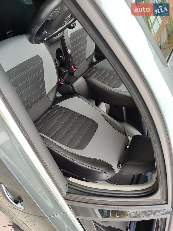 Седан Volkswagen Jetta 2012 в Ивано-Франковске