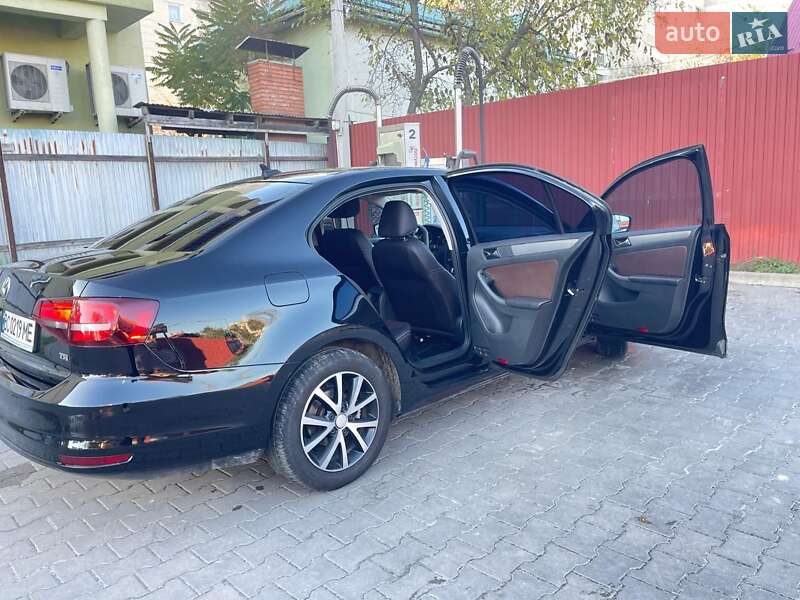 Седан Volkswagen Jetta 2016 в Львове фото 5 Седан Volkswagen Jetta 2016 в Львове