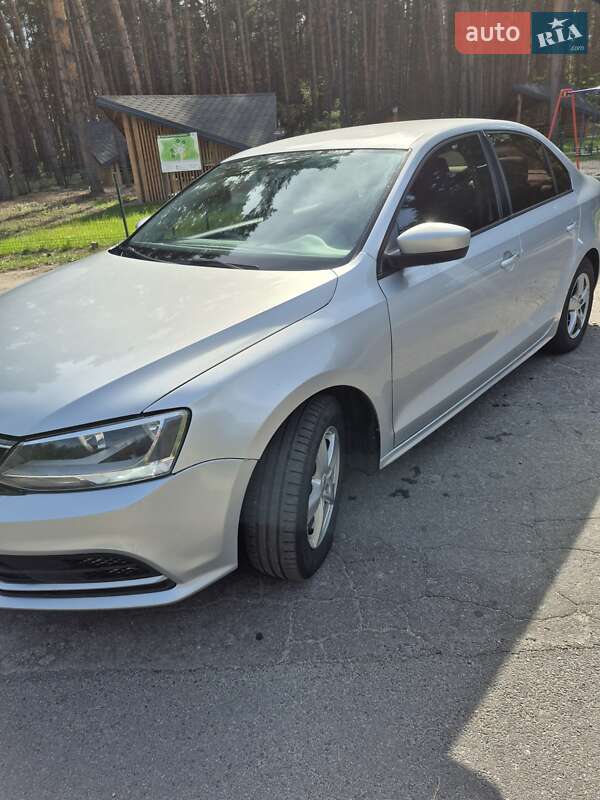 Седан Volkswagen Jetta 2015 в Кременчуге