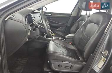 Седан Volkswagen Jetta 2021 в 