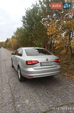 Седан Volkswagen Jetta 2016 в 