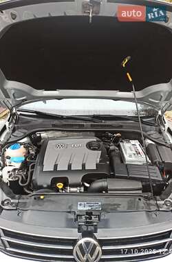 Седан Volkswagen Jetta 2016 в 