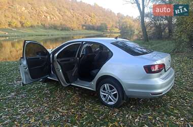 Седан Volkswagen Jetta 2016 в 