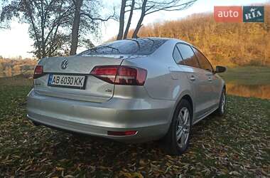 Седан Volkswagen Jetta 2016 в 