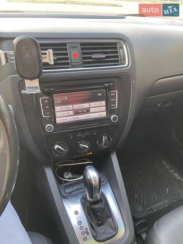 Седан Volkswagen Jetta 2012 в Києві