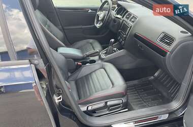 Седан Volkswagen Jetta 2015 в  фото 18 Седан Volkswagen Jetta 2015 в