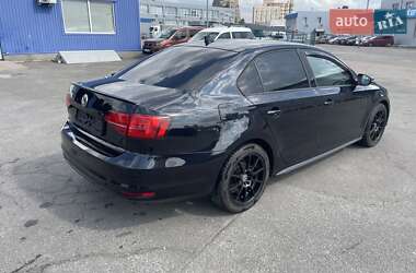 Седан Volkswagen Jetta 2015 в  фото 22 Седан Volkswagen Jetta 2015 в