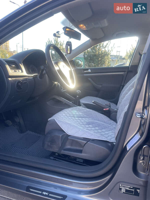 Седан Volkswagen Jetta 2005 в Хмельницькому фото 10 Седан Volkswagen Jetta 2005 в Хмельницькому