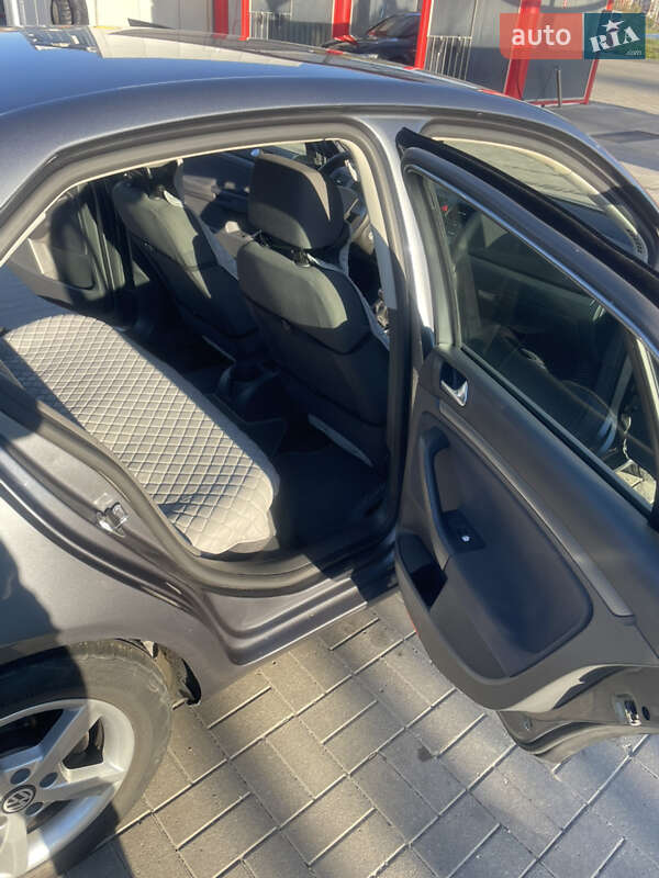 Седан Volkswagen Jetta 2005 в Хмельницькому фото 13 Седан Volkswagen Jetta 2005 в Хмельницькому