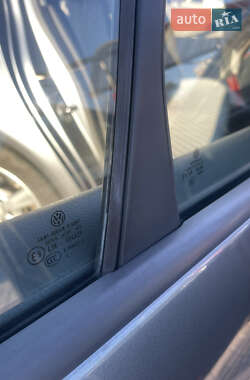 Седан Volkswagen Jetta 2005 в  фото 29 Седан Volkswagen Jetta 2005 в