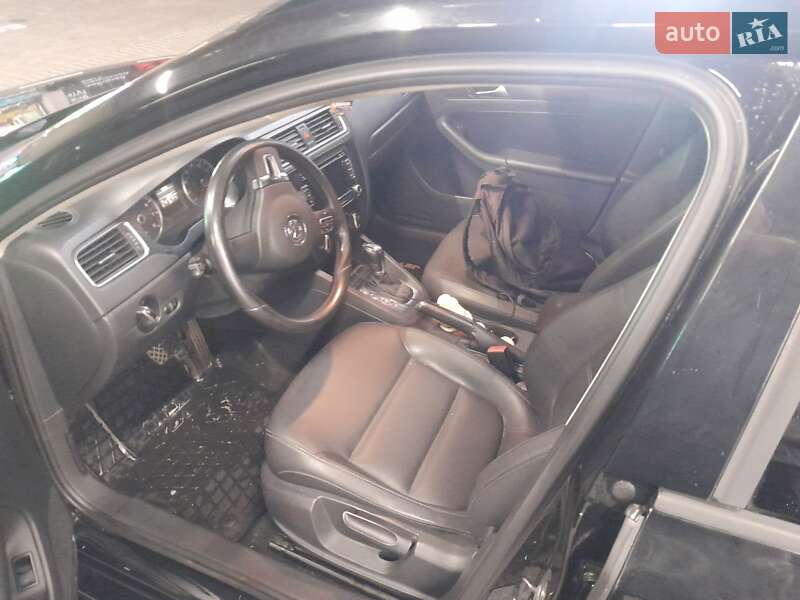 Седан Volkswagen Jetta 2011 в Києві фото 13 Седан Volkswagen Jetta 2011 в Києві