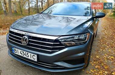 Седан Volkswagen Jetta 2018 в 