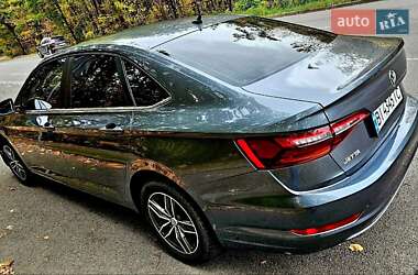 Седан Volkswagen Jetta 2018 в 