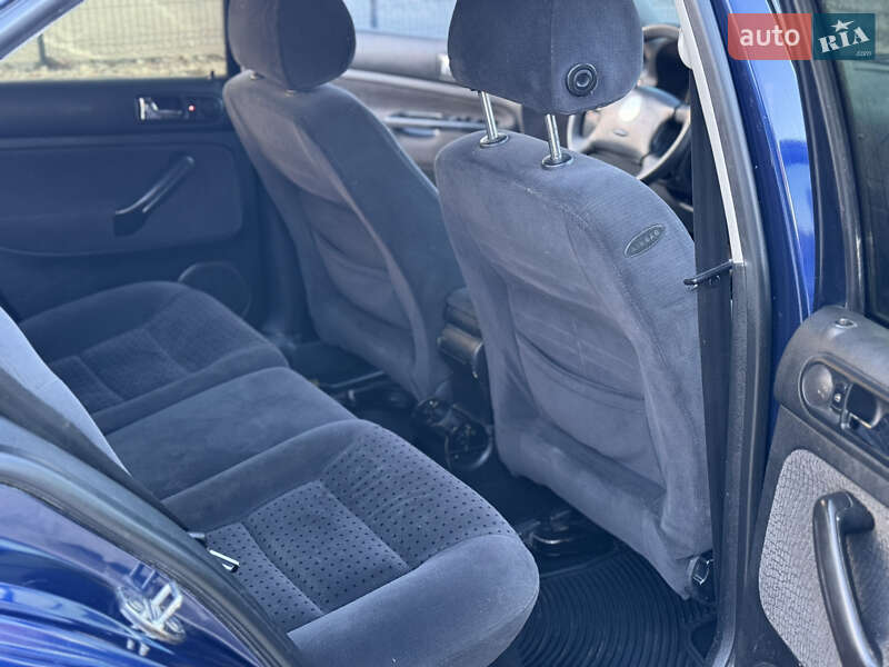 Седан Volkswagen Jetta 2001 в Калуші