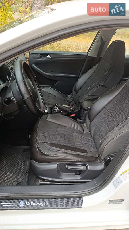 Седан Volkswagen Jetta 2012 в Каменском