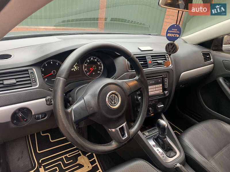 Седан Volkswagen Jetta 2012 в Иванковичах