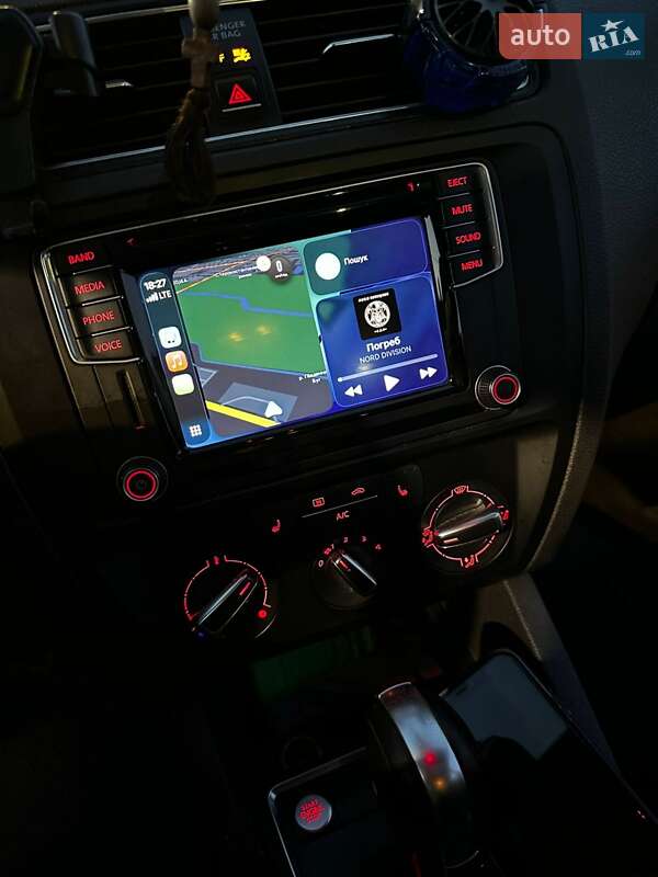 Седан Volkswagen Jetta 2016 в Хмельницком