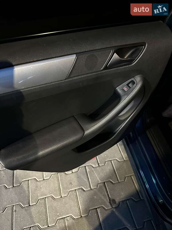 Седан Volkswagen Jetta 2016 в Хмельницком