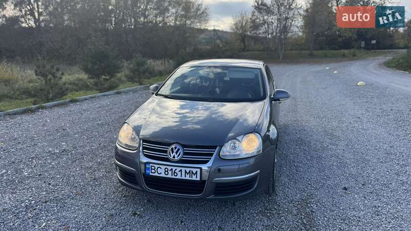 Седан Volkswagen Jetta 2005 в Львове
